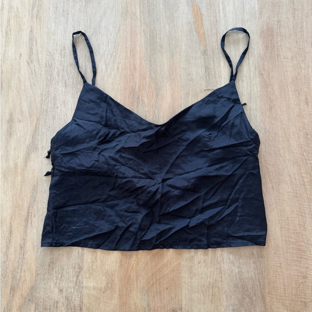 Reformation | Flowy crop top in Black